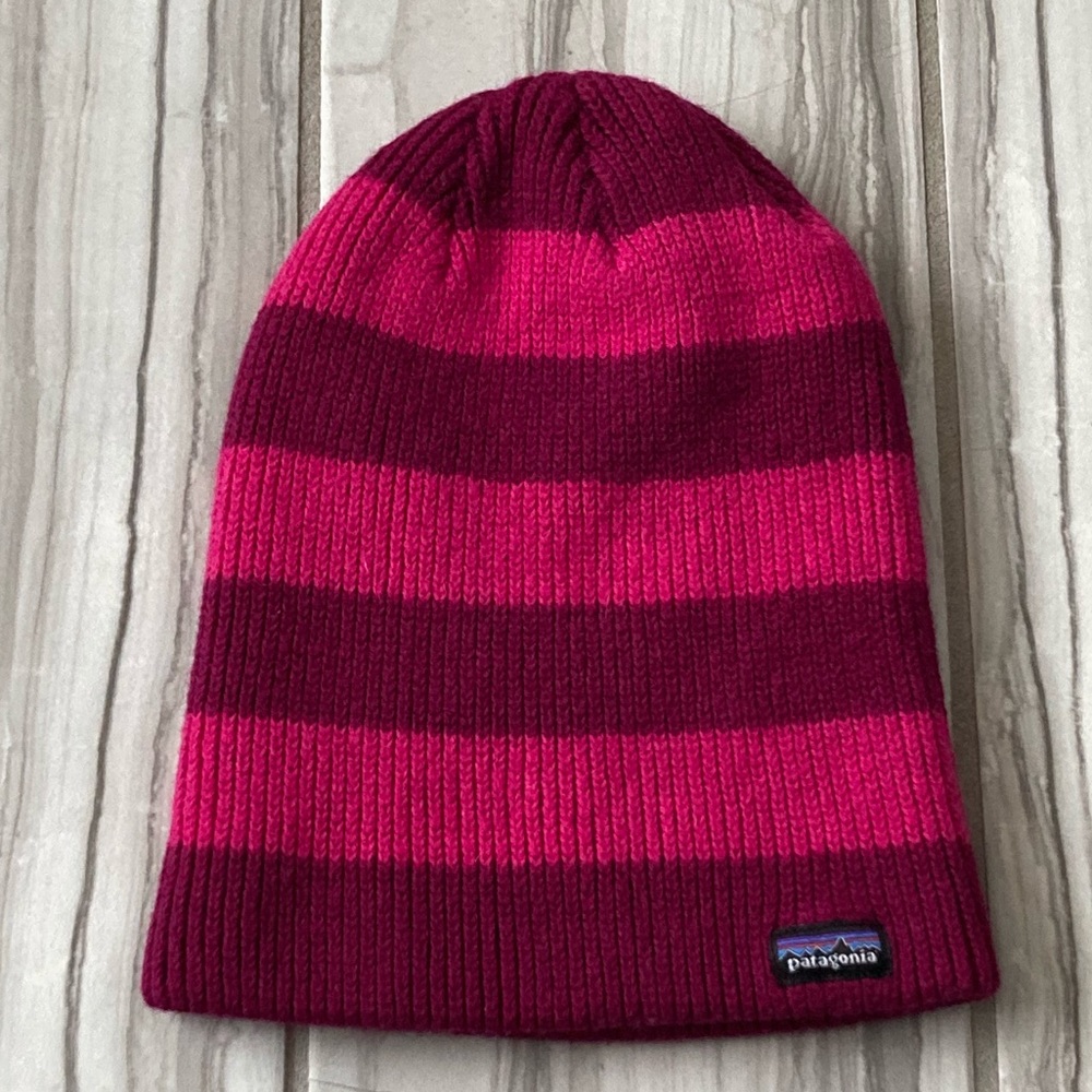 Patagonia Merino wool mix beanie. EUC like new